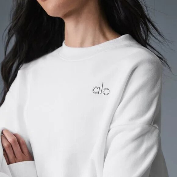 NWT Alo Yoga Accolade Crew Neck Pullover Size Medium - Picture 3 of 10